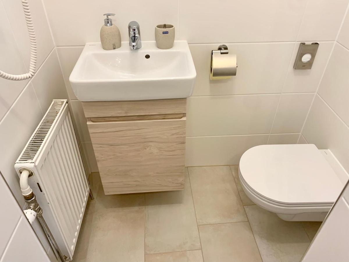 Air-Conditioned, Quiet Apartment With A Terrace In Center Of St Poelten - Smart Tv Sankt Poelten Ngoại thất bức ảnh